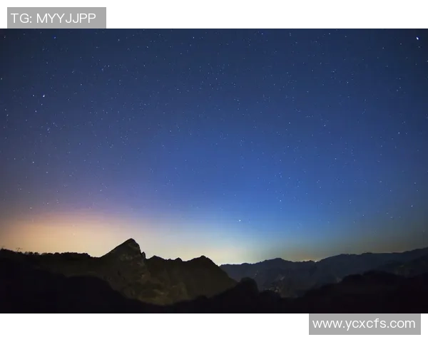 足球明星仰望星空思考未来 他们的梦想与挑战交织的瞬间